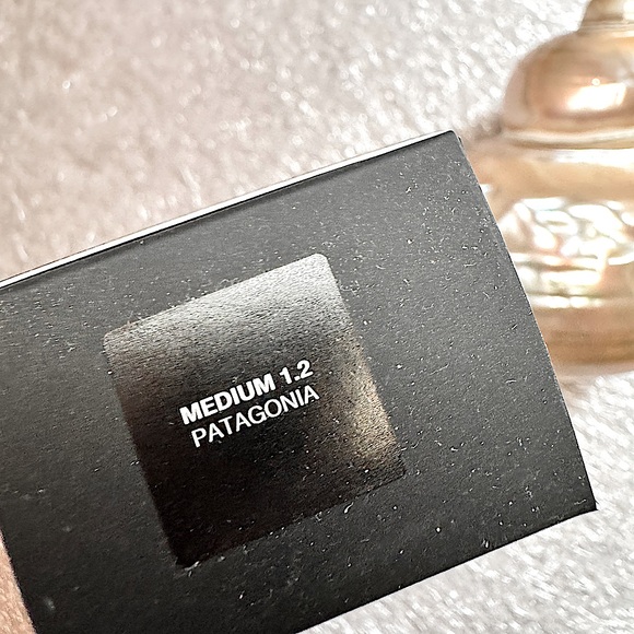 Nars Light Reflecting Foundation in Shade Medium 1.2 - Picture 4 of 6